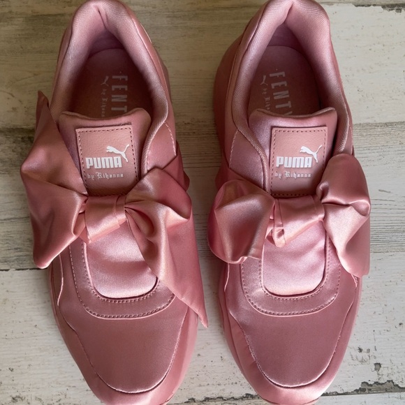 Puma x Fenty by Rihanna Pink Bow Shoes Size 8.5 - Picture 3 of 13